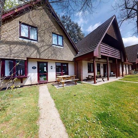 Вилла 37 Trevithick Court, Tolroy Manor Хейл Экстерьер фото