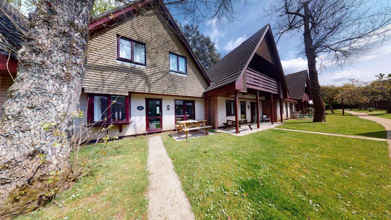 Вилла 37 Trevithick Court, Tolroy Manor Хейл Экстерьер фото