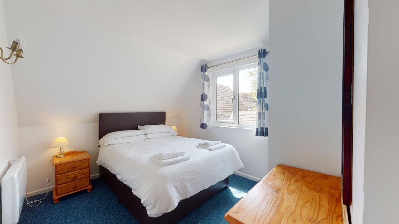 Вилла 37 Trevithick Court, Tolroy Manor Хейл Экстерьер фото