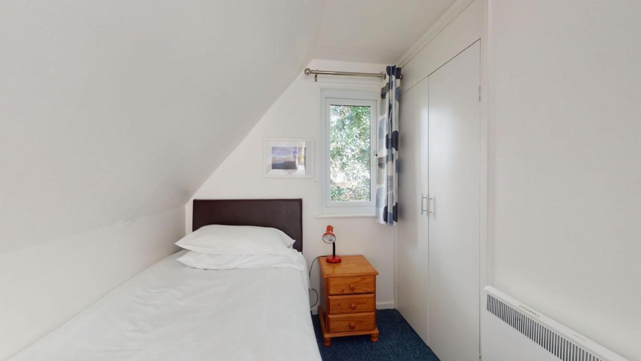 Вилла 37 Trevithick Court, Tolroy Manor Хейл Экстерьер фото